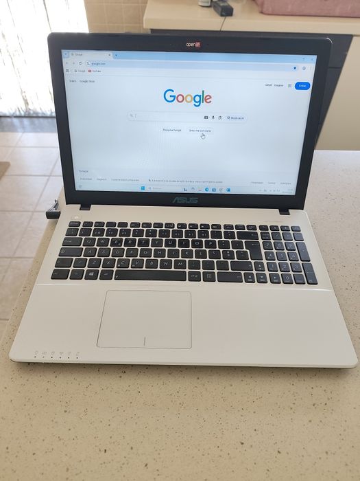 Portátil ASUS R510L com 12 gb RAM e 240gb SSD novo