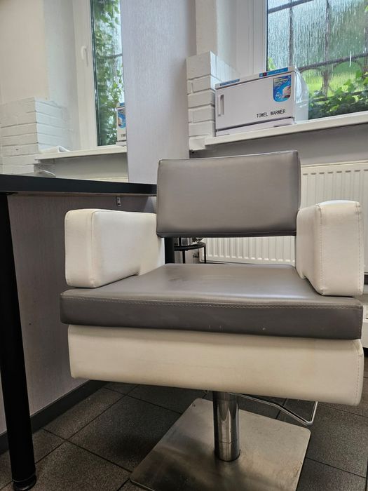 Sprzedam używaną Myjkę fryzjerską z fotelami