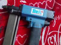 Pistolet tapicerski bea
