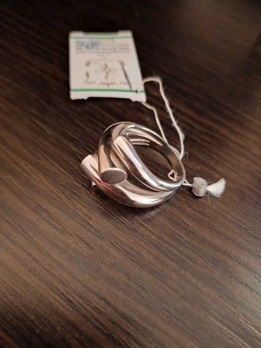 Срібна каблучка без каміння. Розмір 19. Вага 9.46