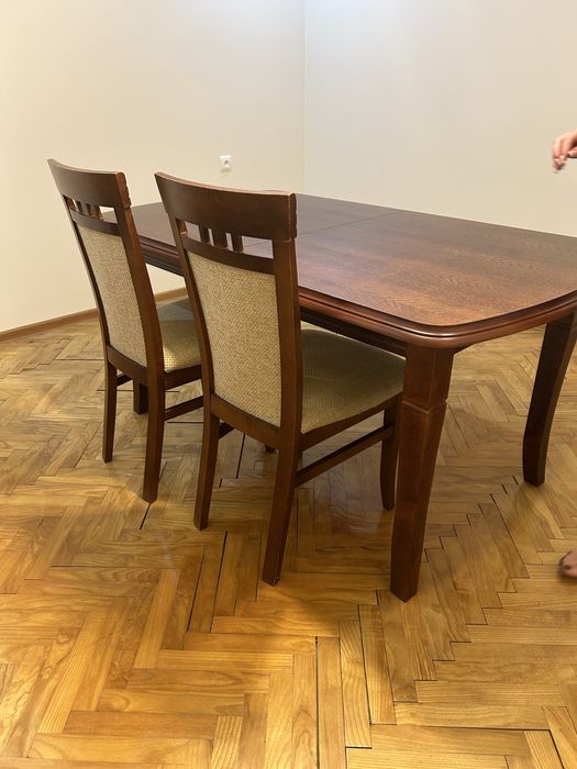 Stól z krzeslami zestaw