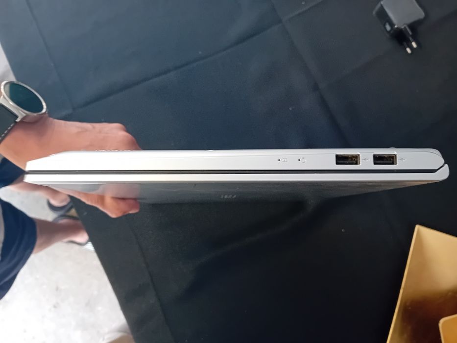 Portátil ASUS VivoBook