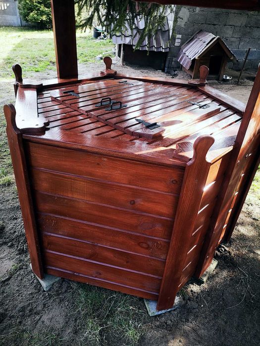 Studnia ogrodowa drewniana dekoracja betonowego kregi Bajeczne Drewno