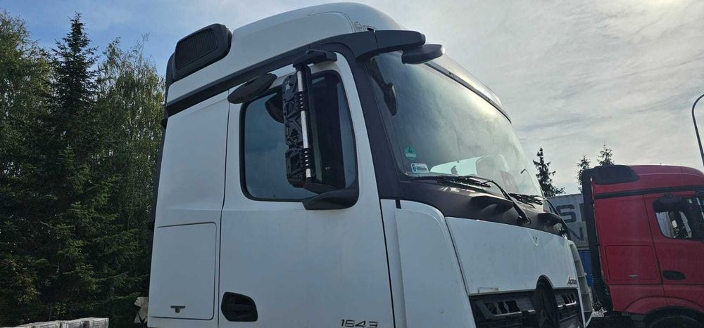Kabina kompletna  Actros MP4