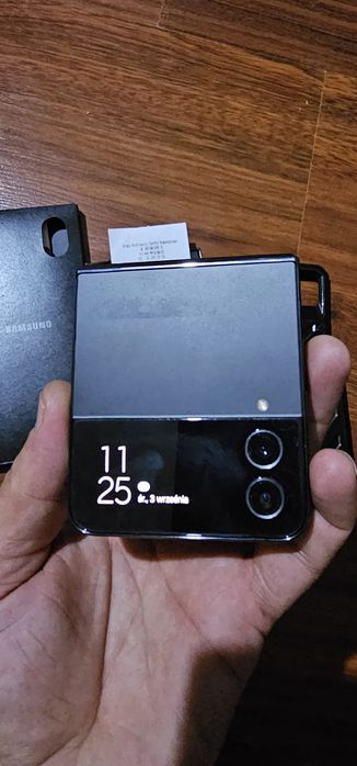 Samsung Galaxy Z flip 4 ram8/128gb stan bdb w100%sprawny oryginalne