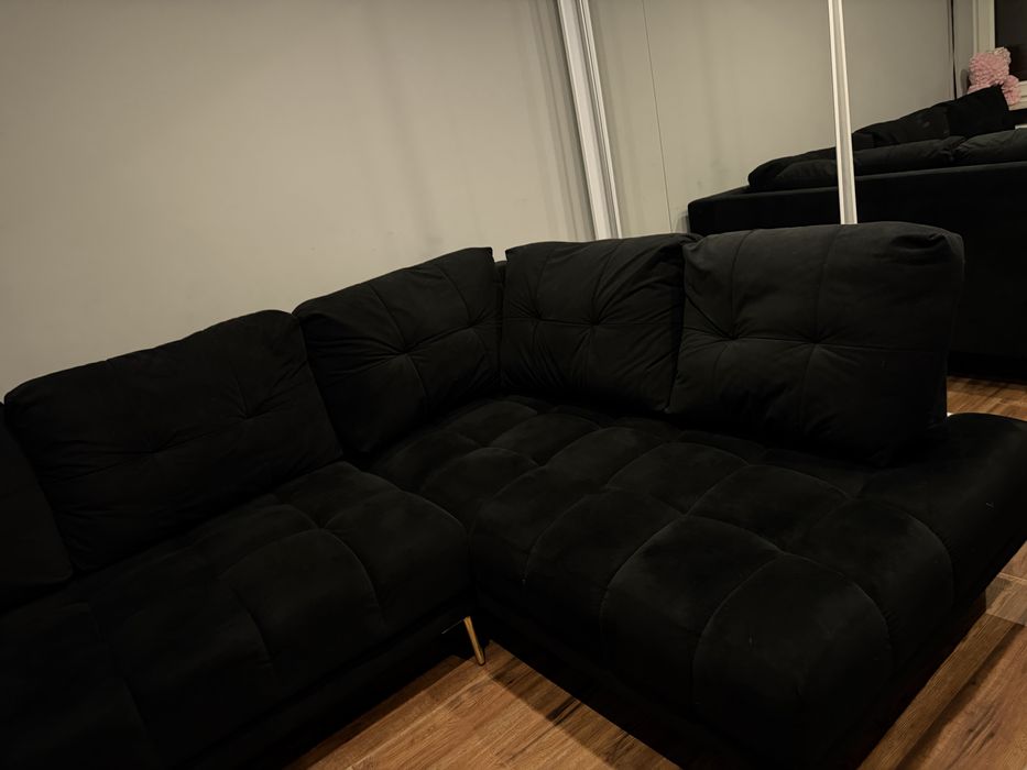 Narożnik z funkcją spania czarny/złote nożki