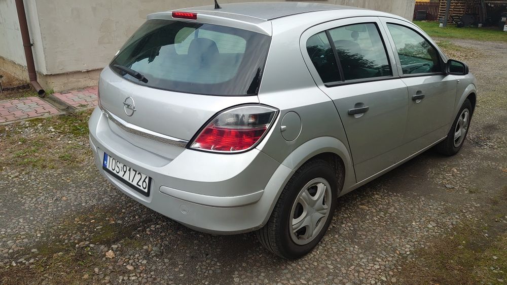 Opel Astra 1.4 B 2009 rok