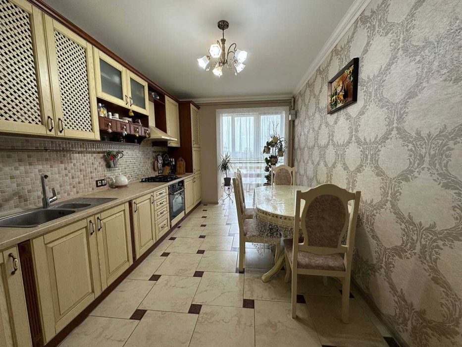 Без комісії ! 3к квартира з ремонтом. Львів, вул. Б.Хмельницького.