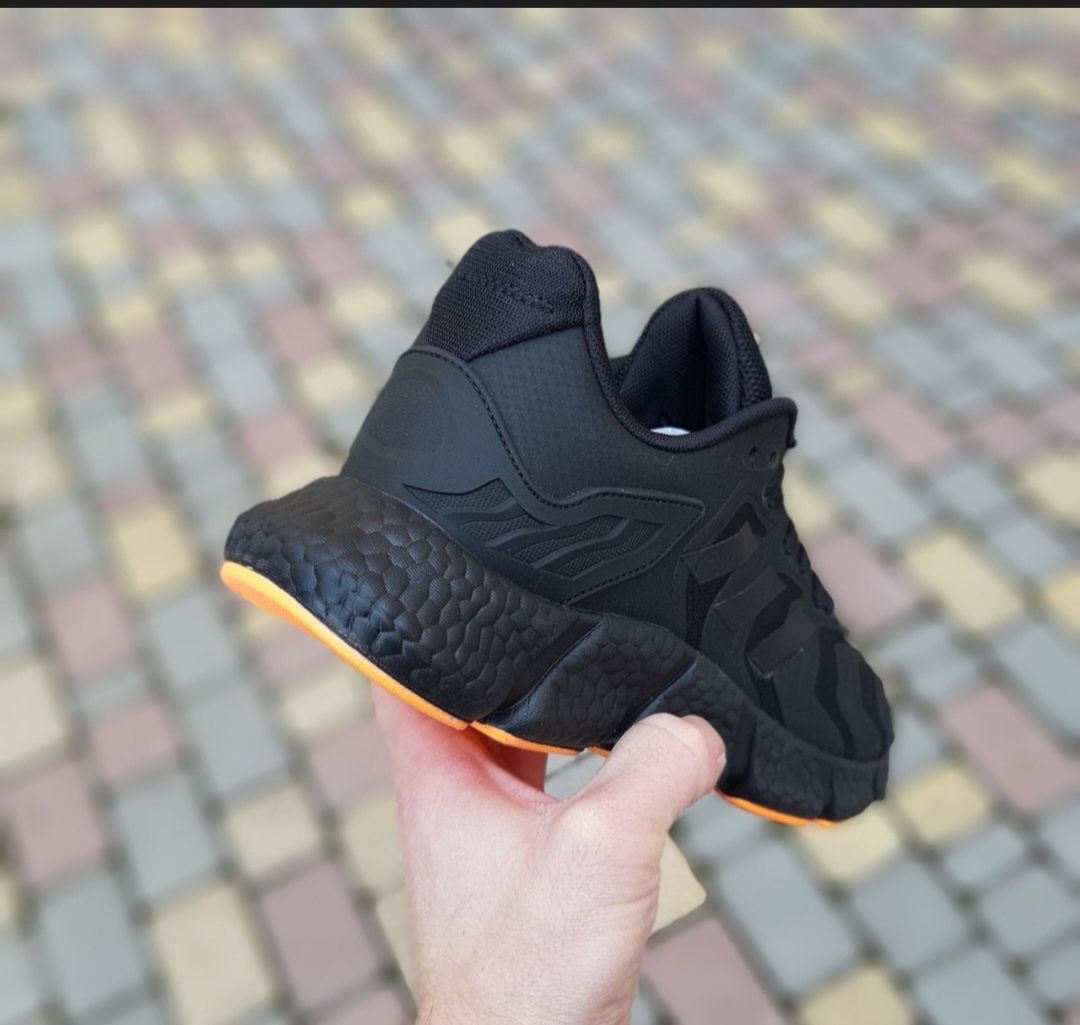Чоловічі кросівки кросовки Adidas Адідас Vento 43 чорні з помаранчевим