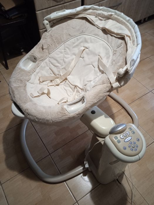 Продається гойдалка для немовлят Graco Sweetpeace