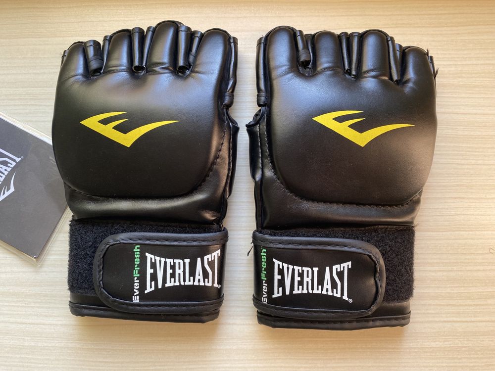 Перчатки для боксу/ММА Everlast