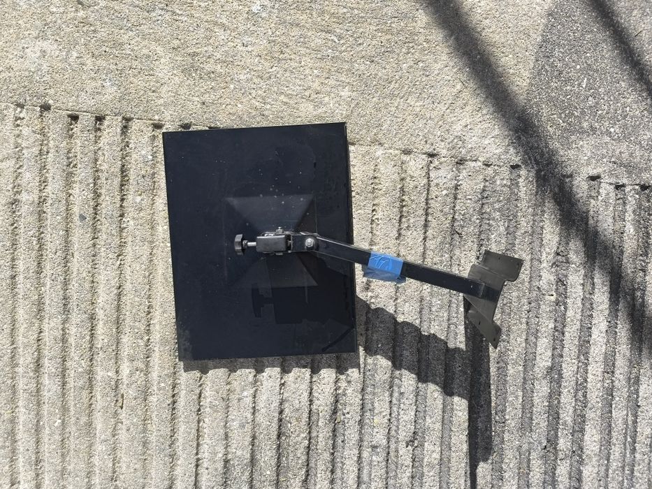 Três suportes para TV