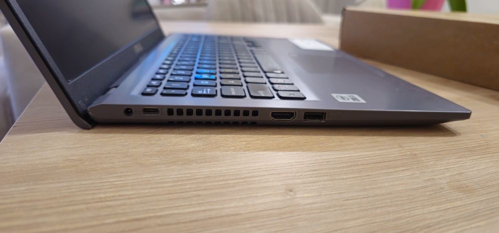 Asus vivobook X515ja i5 512 ssd 16gb
