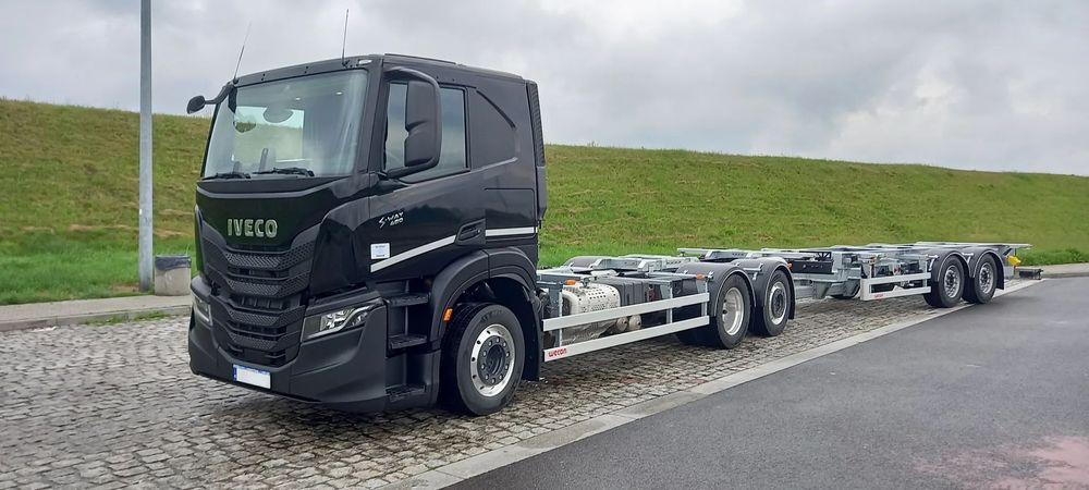 Iveco S-WAY + przyczepa Wecon 2 osiowa stan idealny bez przebiegu BDF  Iveco S-WAY + przyczepa Wecon 2 osiowa stan idealny bez przebiegu BDF