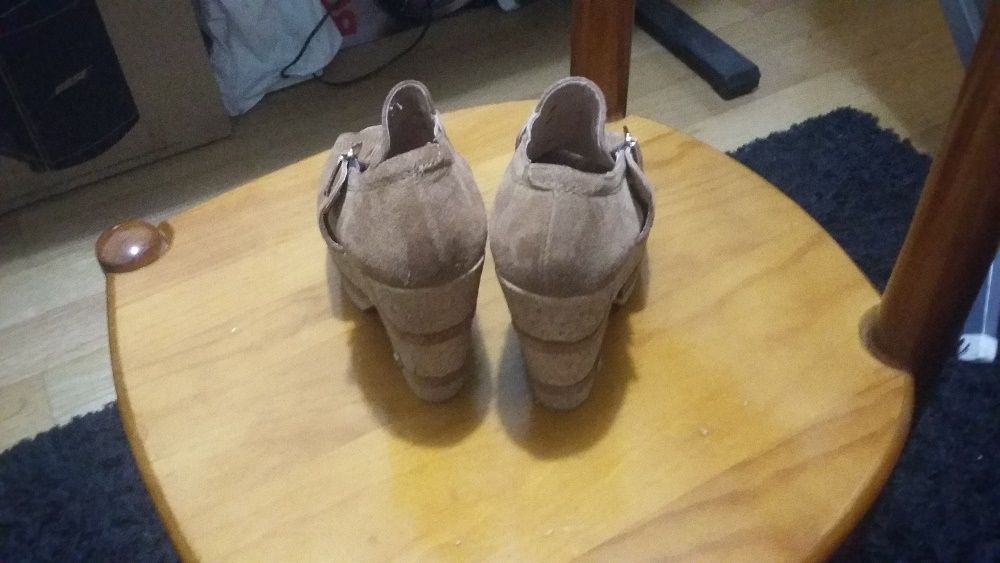 Vendo Sapatos de Senhora em Cortiça