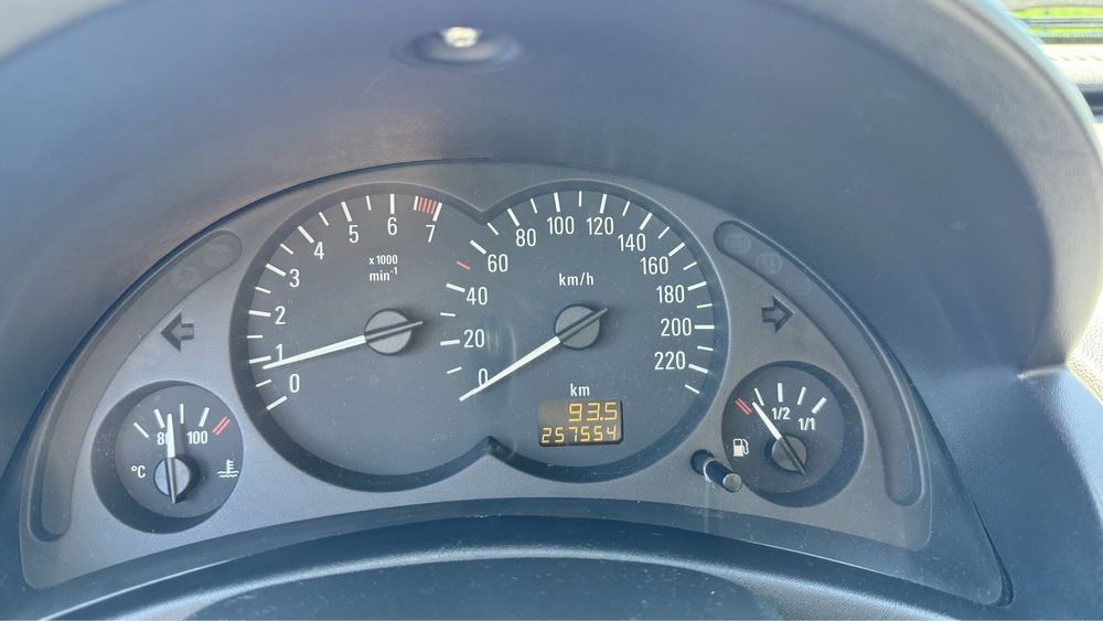 Opel corsa C 1.0