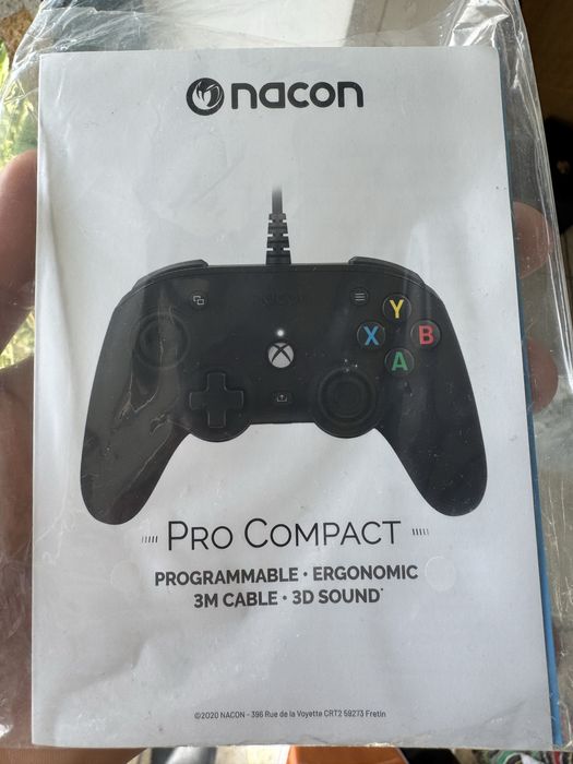 Comando Nacon Pro Compact Xbox