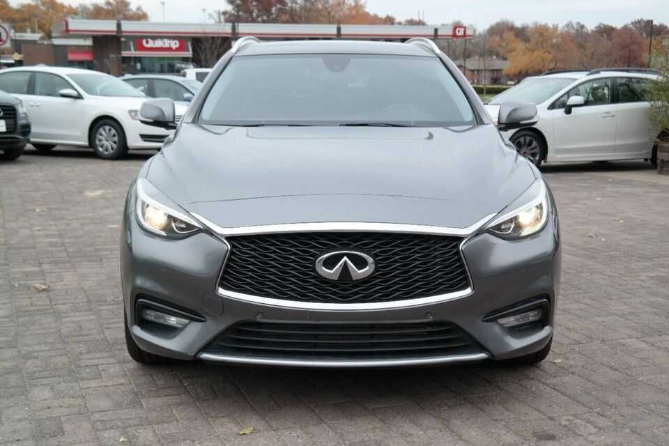 2017 Infiniti QX30 Luxury 4dr Crossover