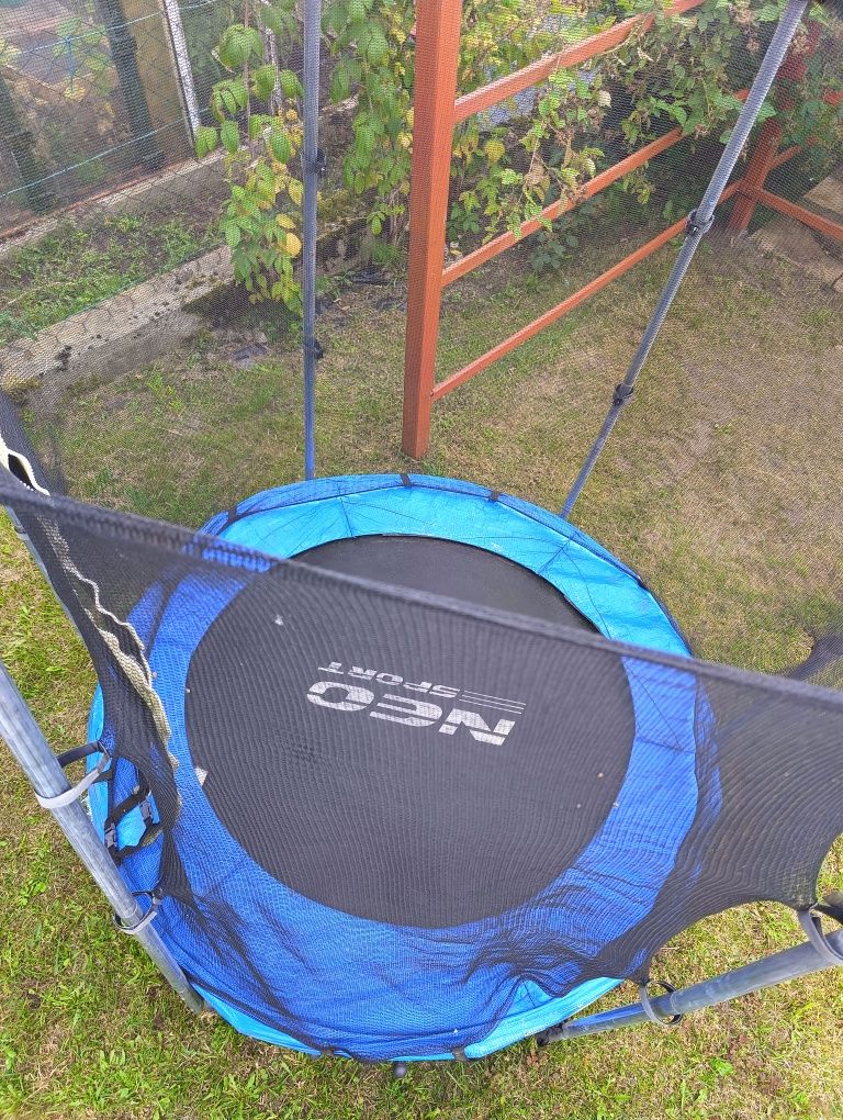 Trampolina mała z siatką 140cm