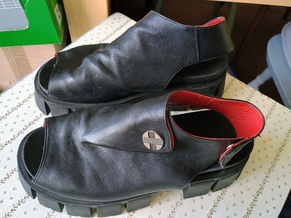 Buty damskie sandały ? na podwyższonej podeszwie