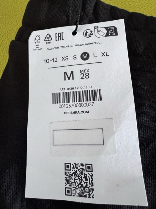 Calças largas pretas M - Bershka com etiqueta