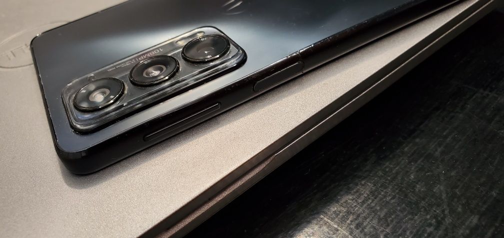 Motorola edge 20 8/128