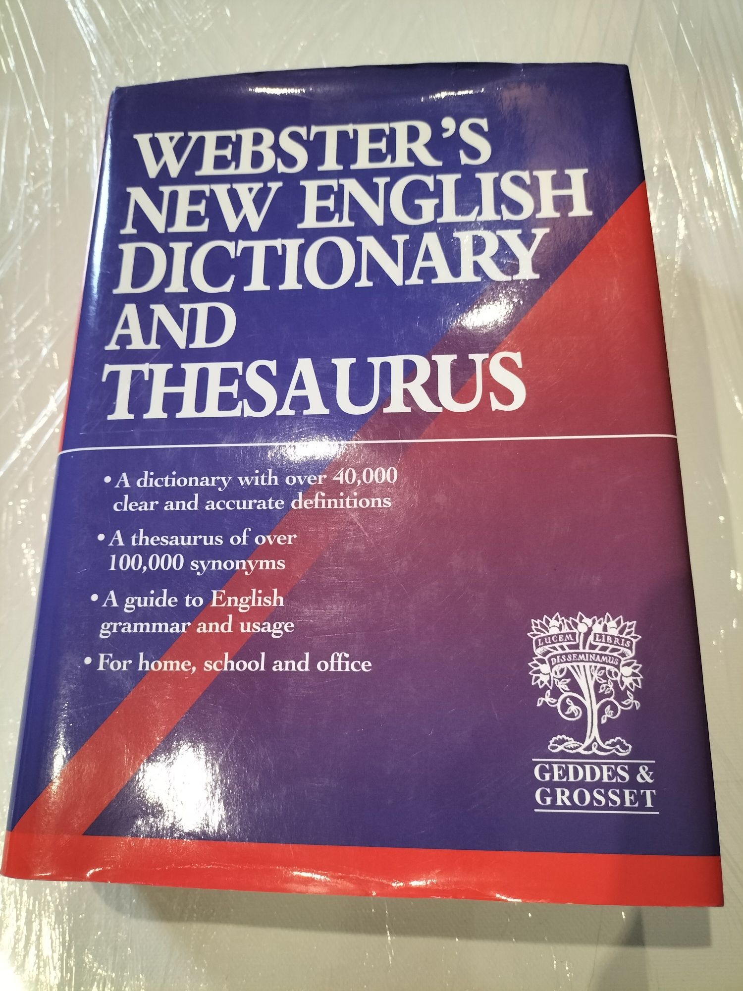 Książka Webster's New English Dictionary And Thesaurus