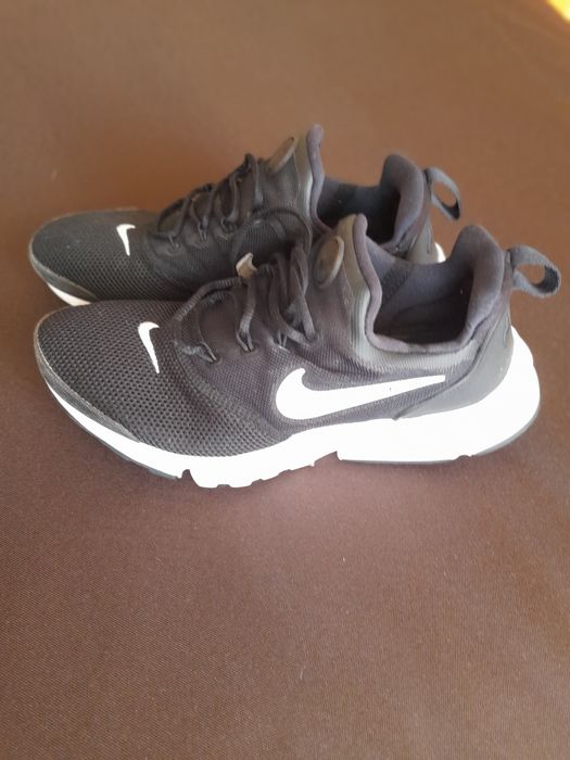 Tenis em bom estado