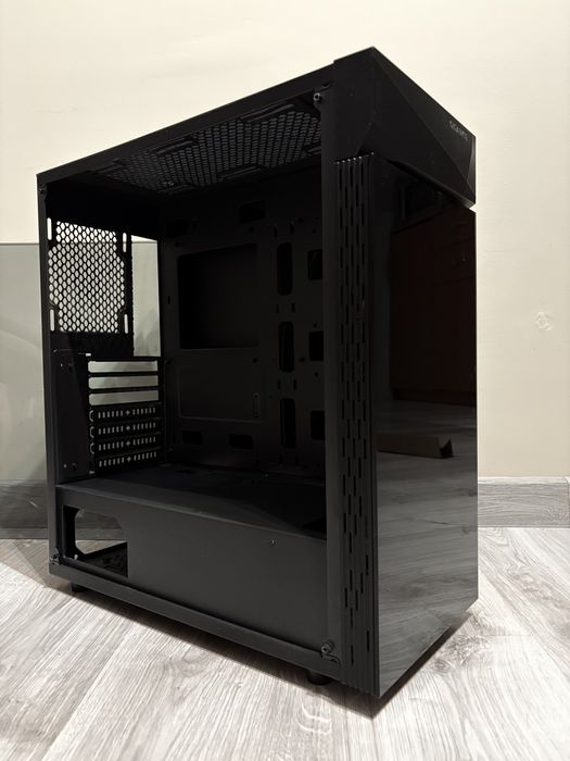 Obudowa komputerowa GIGABYTE RGB