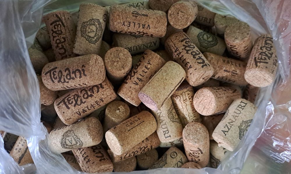 Пробки від вина для поробок
