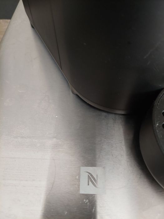 Máquina café Nespresso vertuo