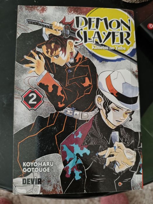 Demon slayer 1 e 2 usados