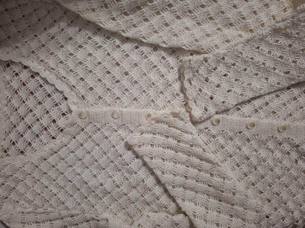 Sweter hand made na szydełku, nowy, ażurowy, ecrue rozm. S/M