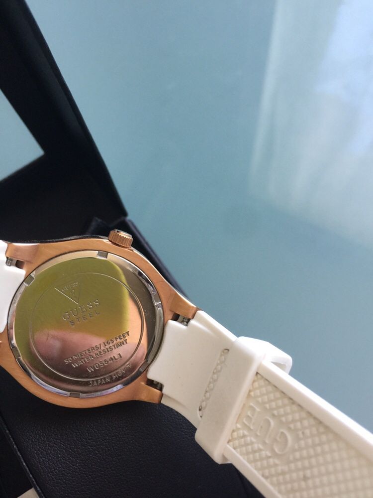 Годинник , Guess