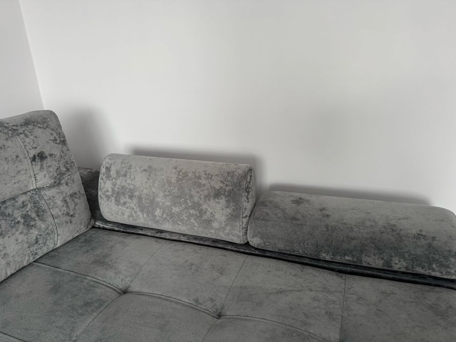 Кутовий розкладний диван з кріслом.