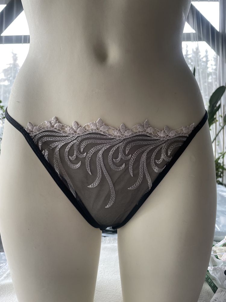 Stringi 537 rozm S,M,L (88)