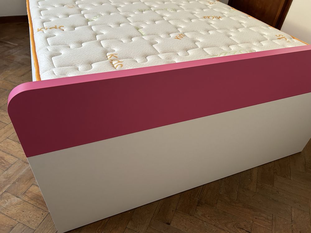 Cama solteiro rosa modelo Play