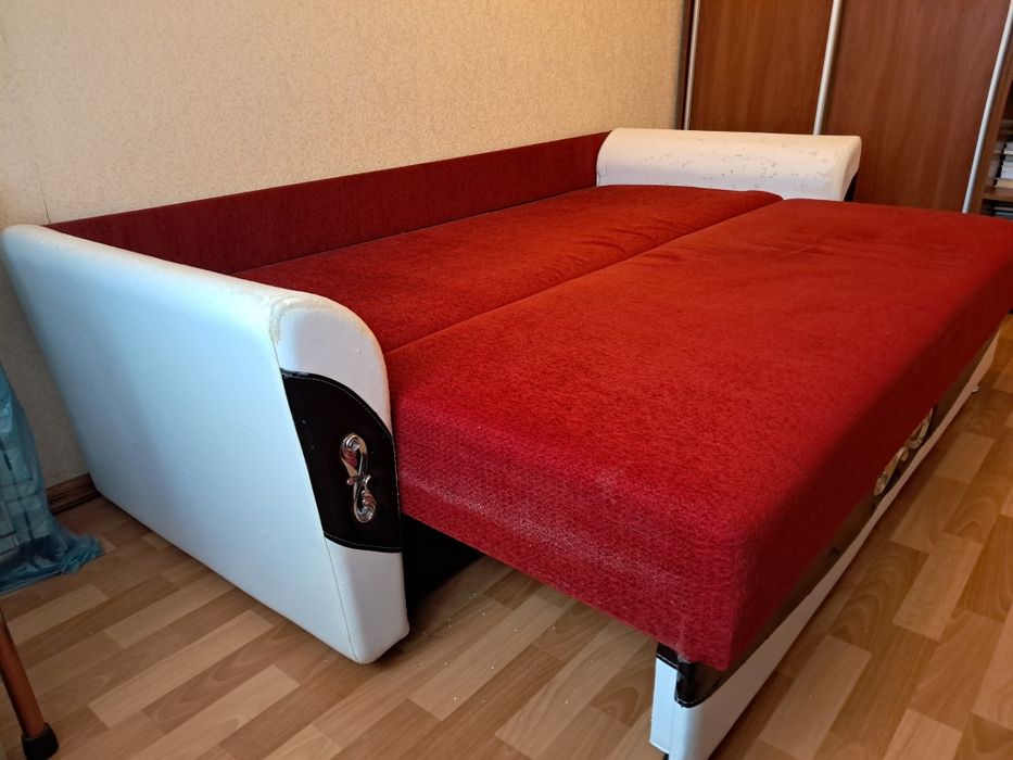 Продам диван (вживаний)