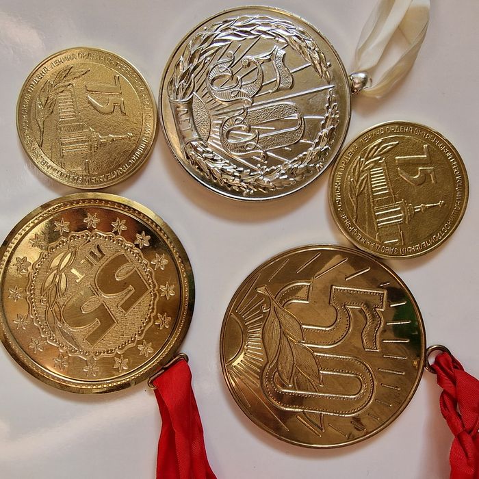 Медалі ювілейні срср