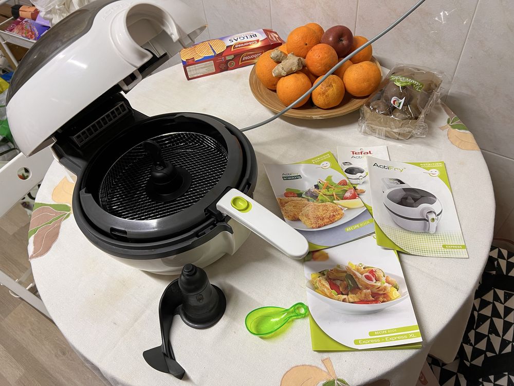 Fritadeira Tefal Actifry Express - ótimo estado.