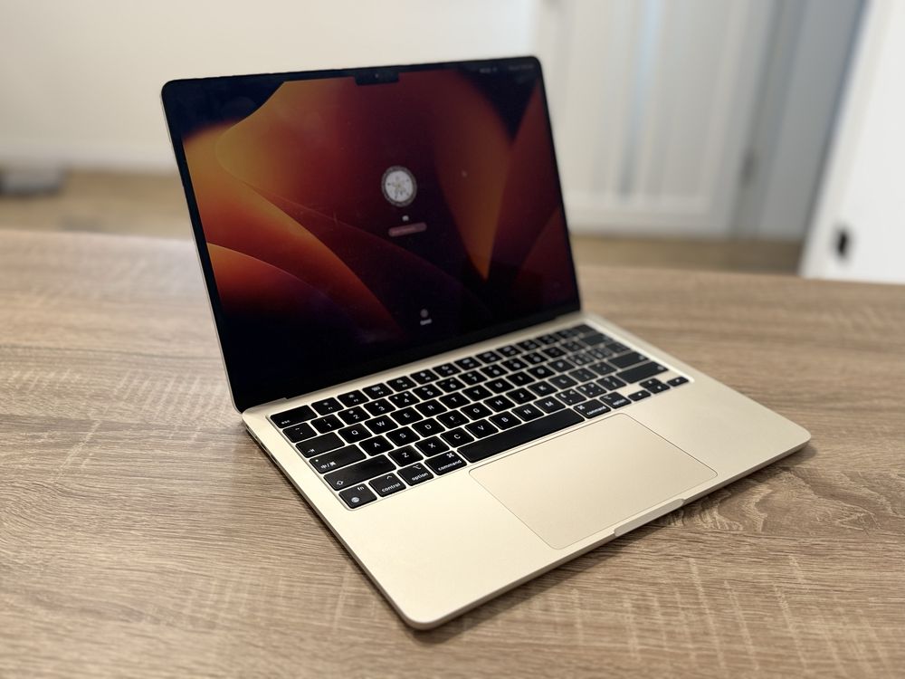 MacBook Air M2 16/1Tb. Всього 34 цикли зарядів. 950$