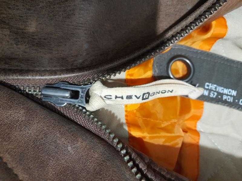 Мужская кожаная куртка бомбер французского бренда ﻿Chevignon, L