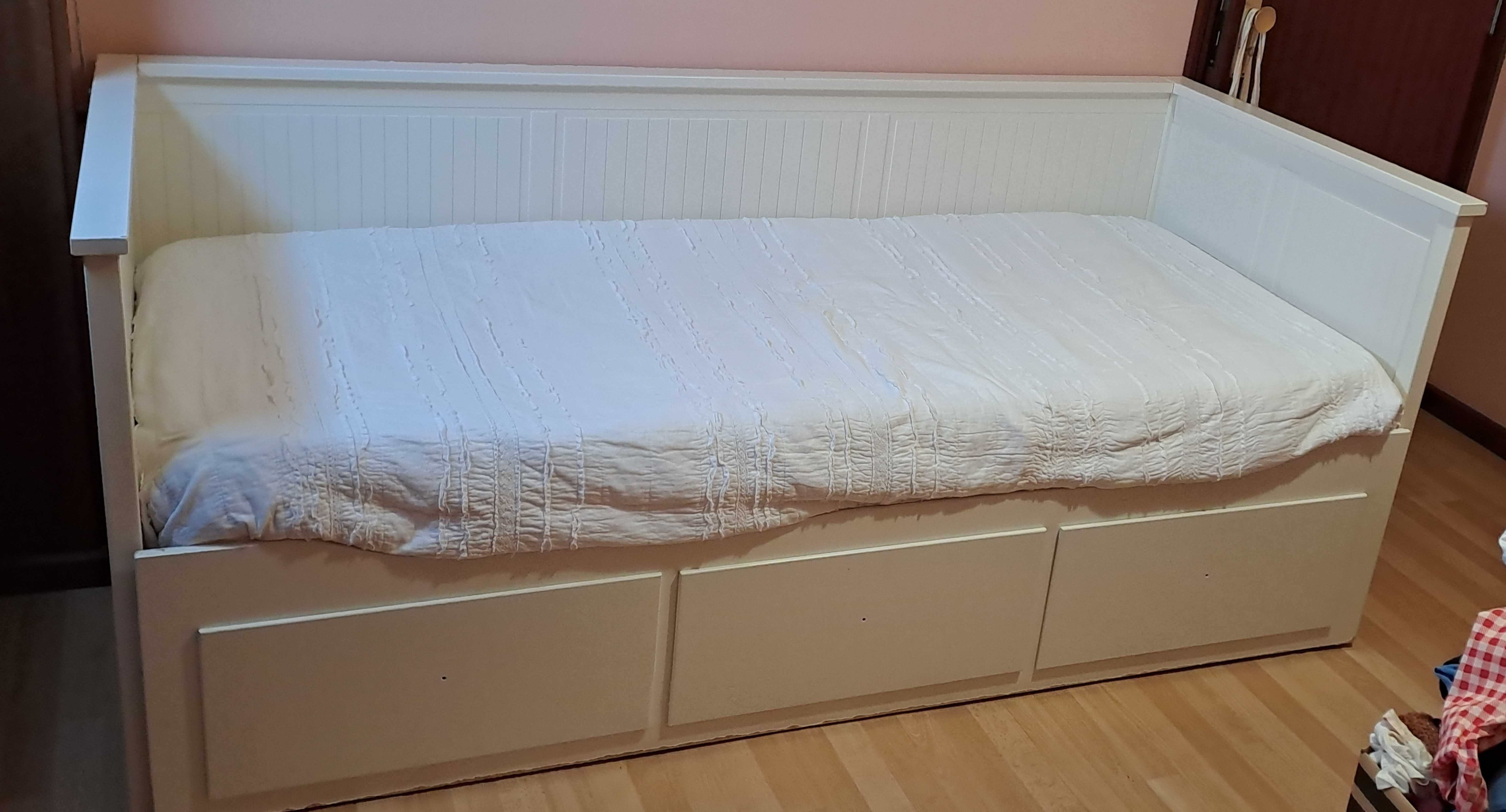 Cama dupla com 1 Colchao