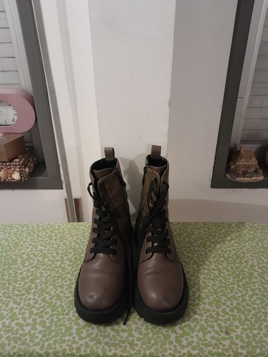 Vendo Botas de Senhora PARFOIS muito bonitas em bom estado