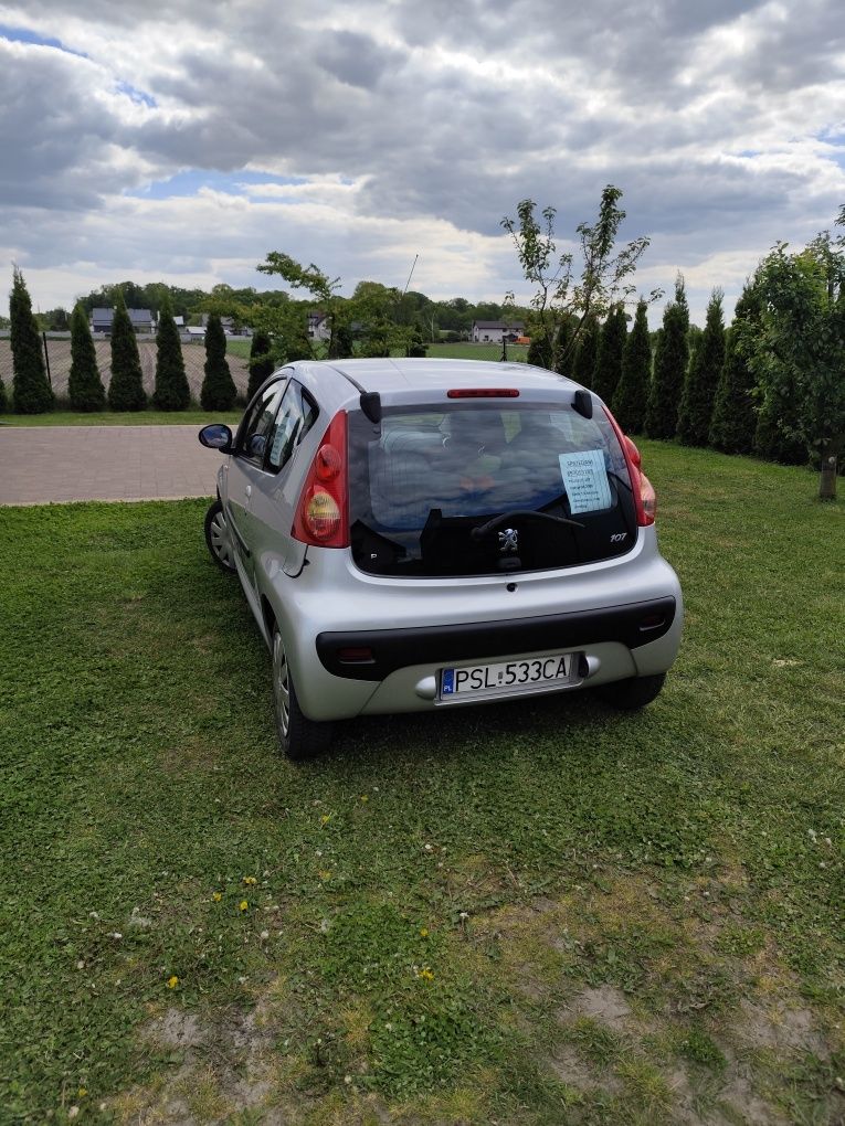Sprzedam Peugeot 107 1.0 benzyna mały przebieg