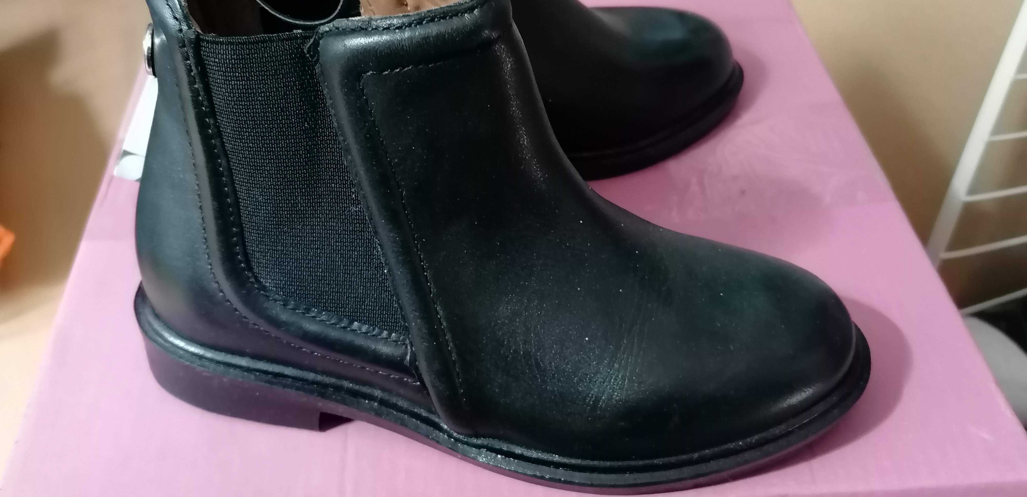 Botas de menina novas sem uso