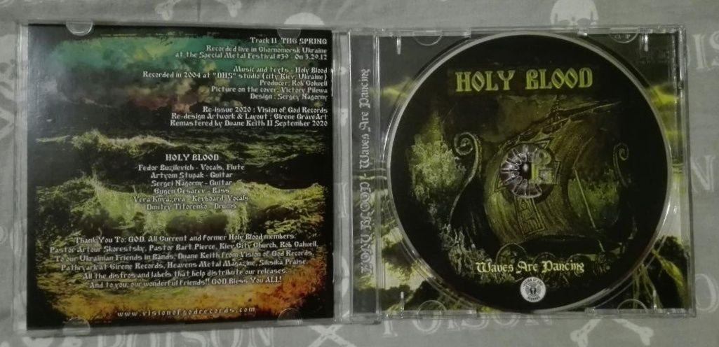 CD HOLY BLOOD - Waves are Dancing (2004)