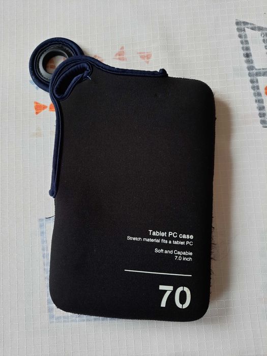 Elastyczne etui do tabletu, 7 cali, stan b. dobry