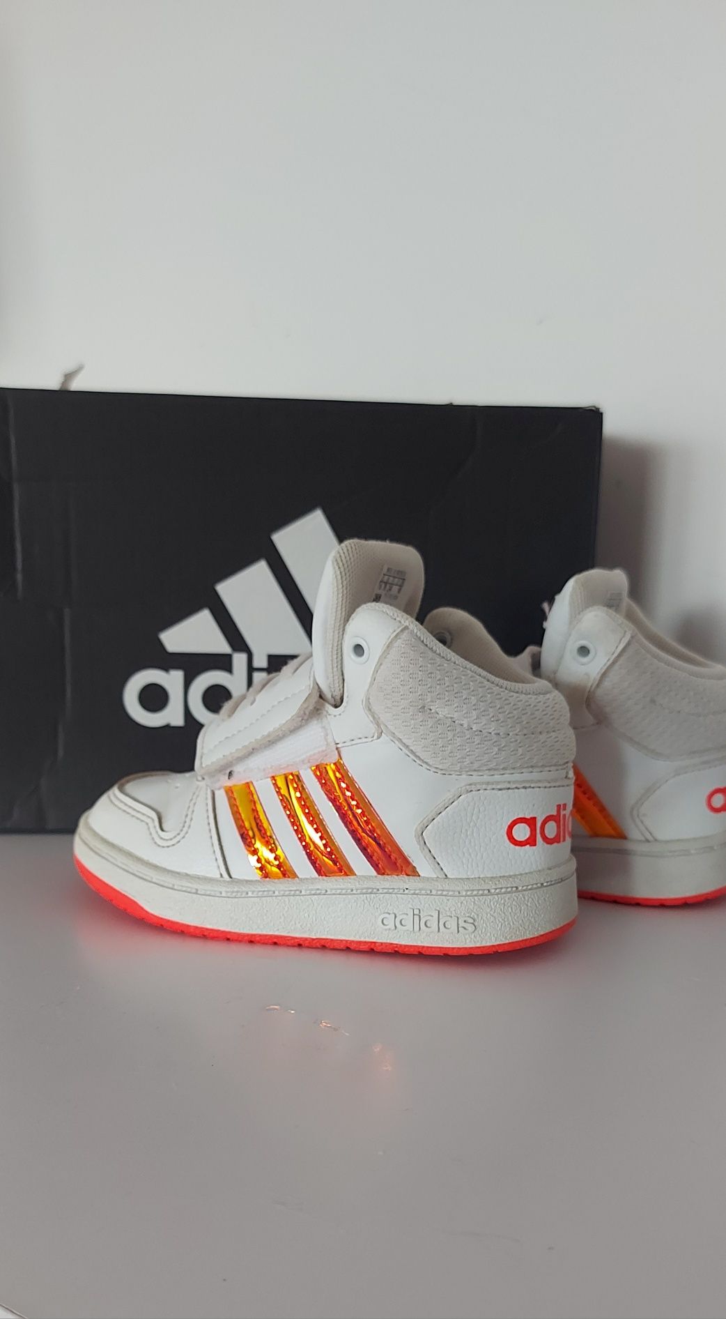 Buty Adidas dla dziewczynki r.24