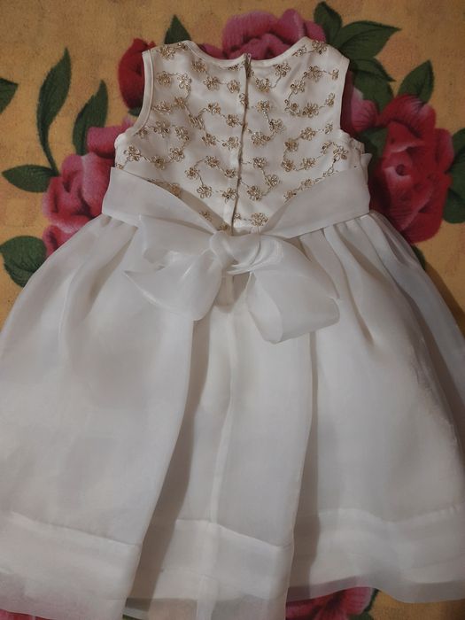 Святкова сукня для дівчинки